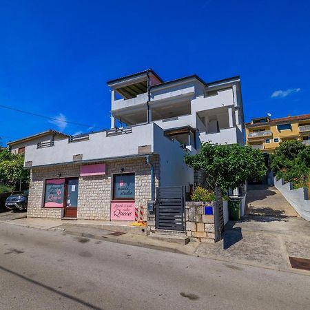 Apartments Luna Crikvenica Buitenkant foto